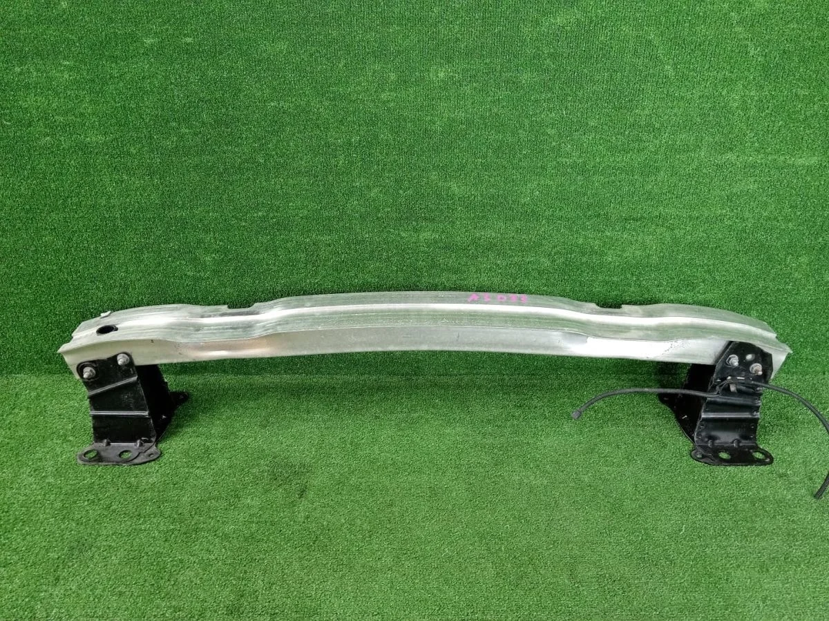 Усилитель переднего бампера Audi A3 8P рестайлинг 2 (2008—2013)