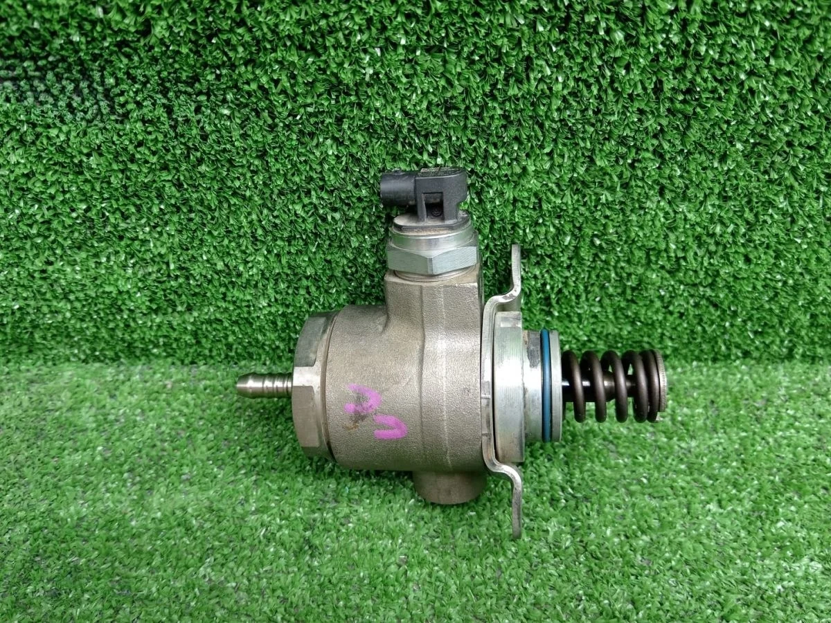 Насос (ТНВД) бензиновый Audi Q5 I (2008—2012)