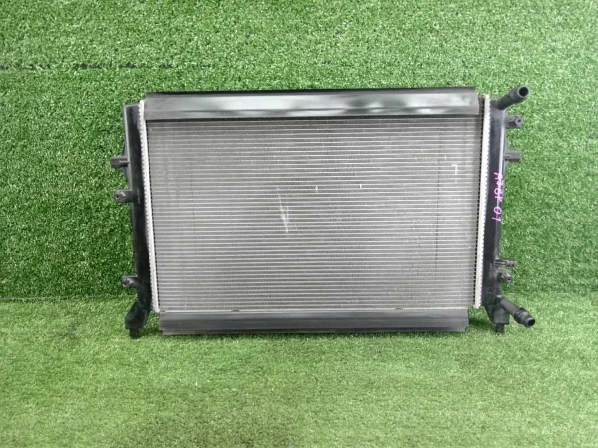 Радиатор охлаждения Volkswagen Passat B7 (2010—2015)