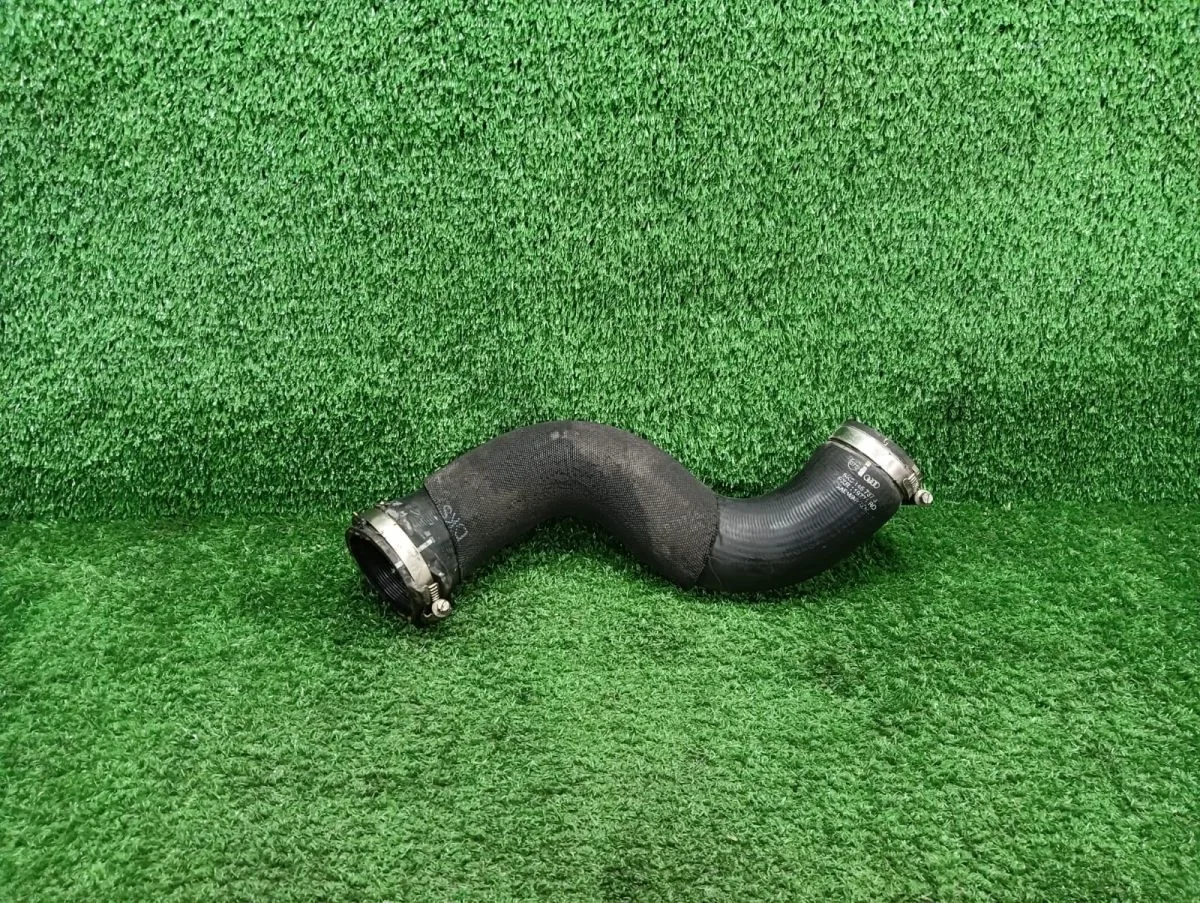 Патрубок интеркуллера Audi A4 B8 рестайлинг (2011—2015)