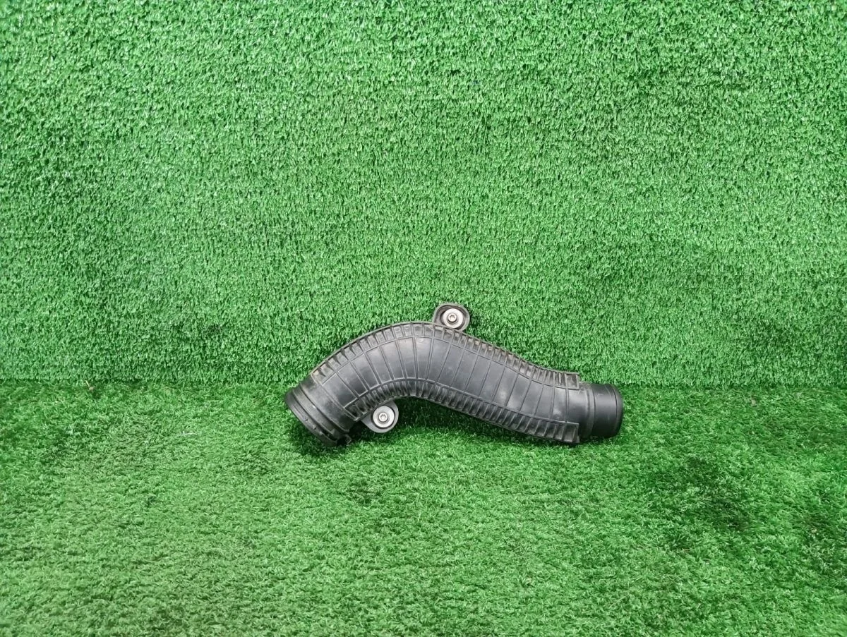 Патрубок интеркуллера Audi Q3 I (2011—2014)