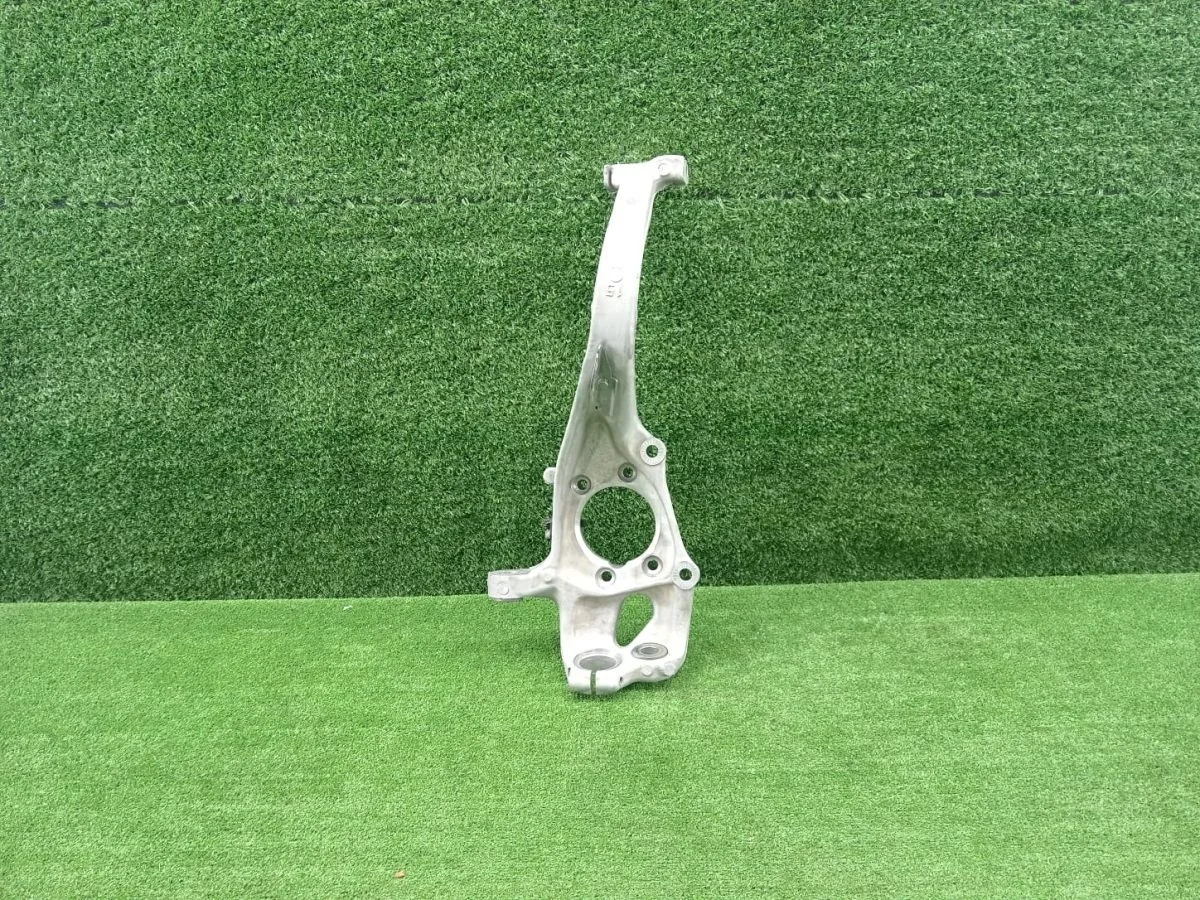 Кулак поворотный правый Audi A4 A5 A6 A7 Q5 рест Audi A6 C7 (2011—2014)