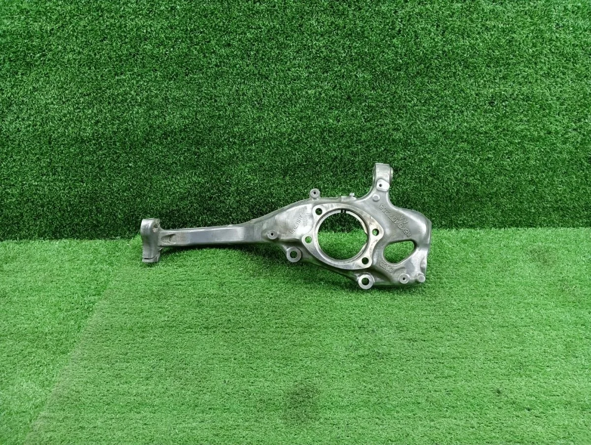 Кулак поворотный правый Audi A4 A5 A6 A7 Q5 рест Audi A6 C7 (2011—2014)