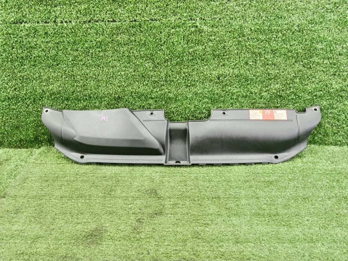 Накладка замка капота Audi A4 B8 (2007—2012)