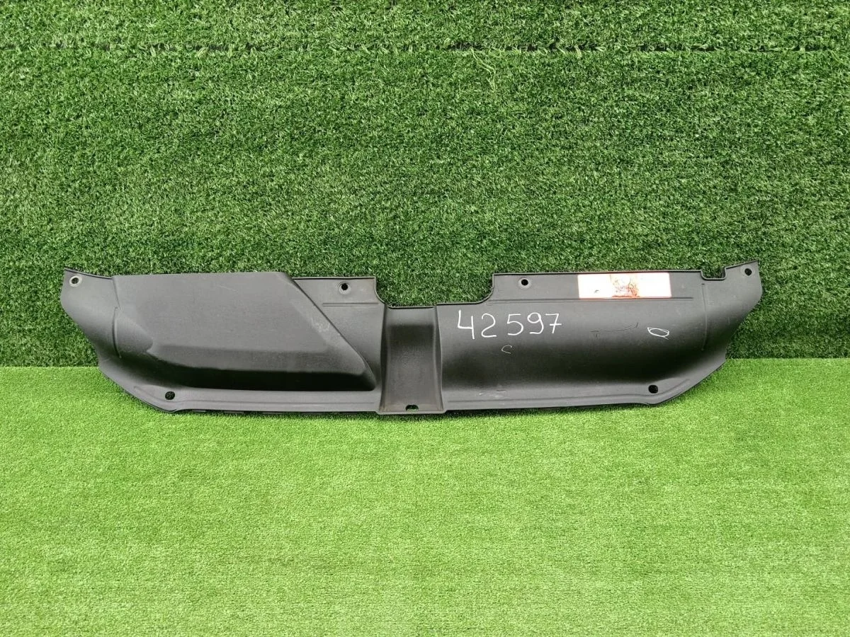 Накладка замка капота Audi A4 B8 (2007—2012)