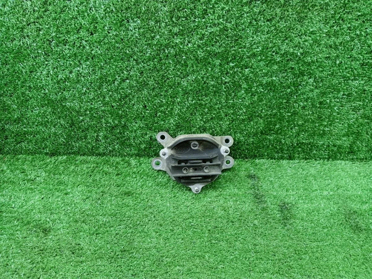 Подушка АКПП Audi A4 B8 (2007—2012)