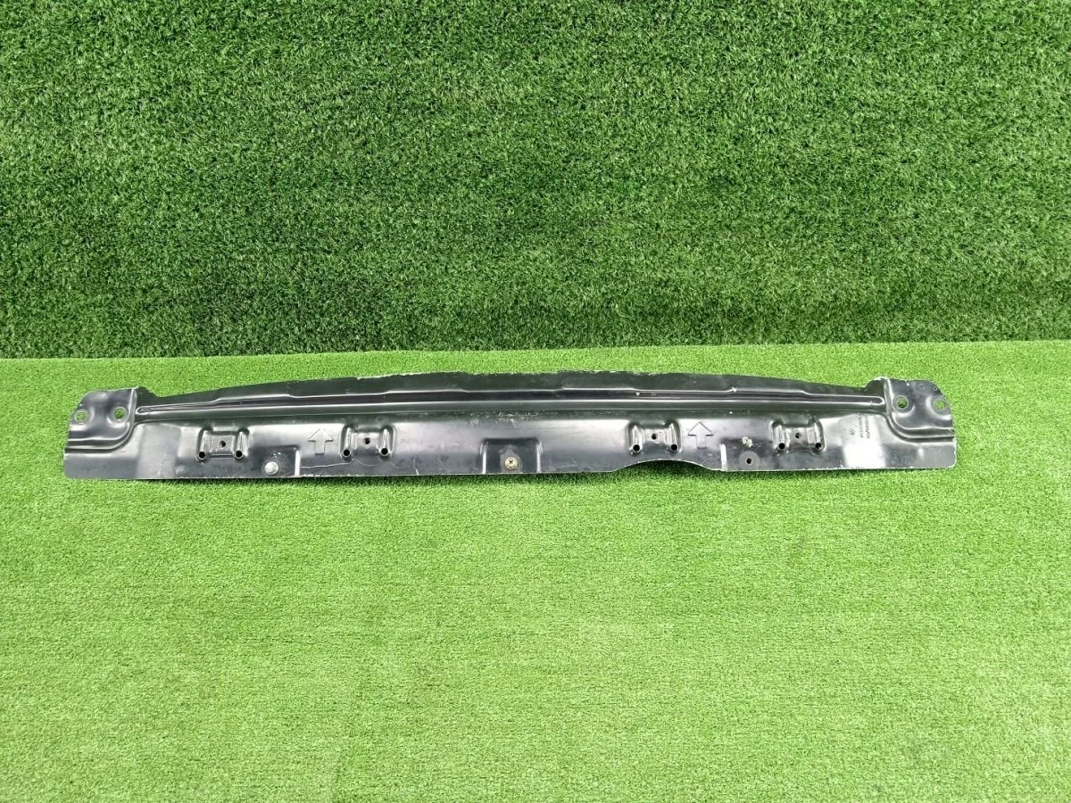 Кронштейн радиатора Volkswagen Touareg I рестайлинг (2006—2010)