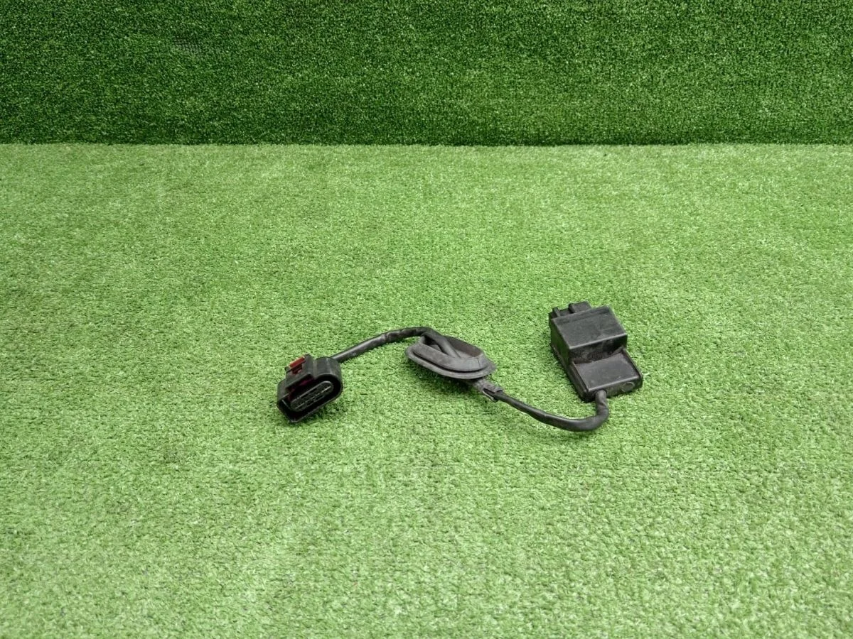 Блок управления бензонасосом Volkswagen Golf Mk6 (2008—2012)