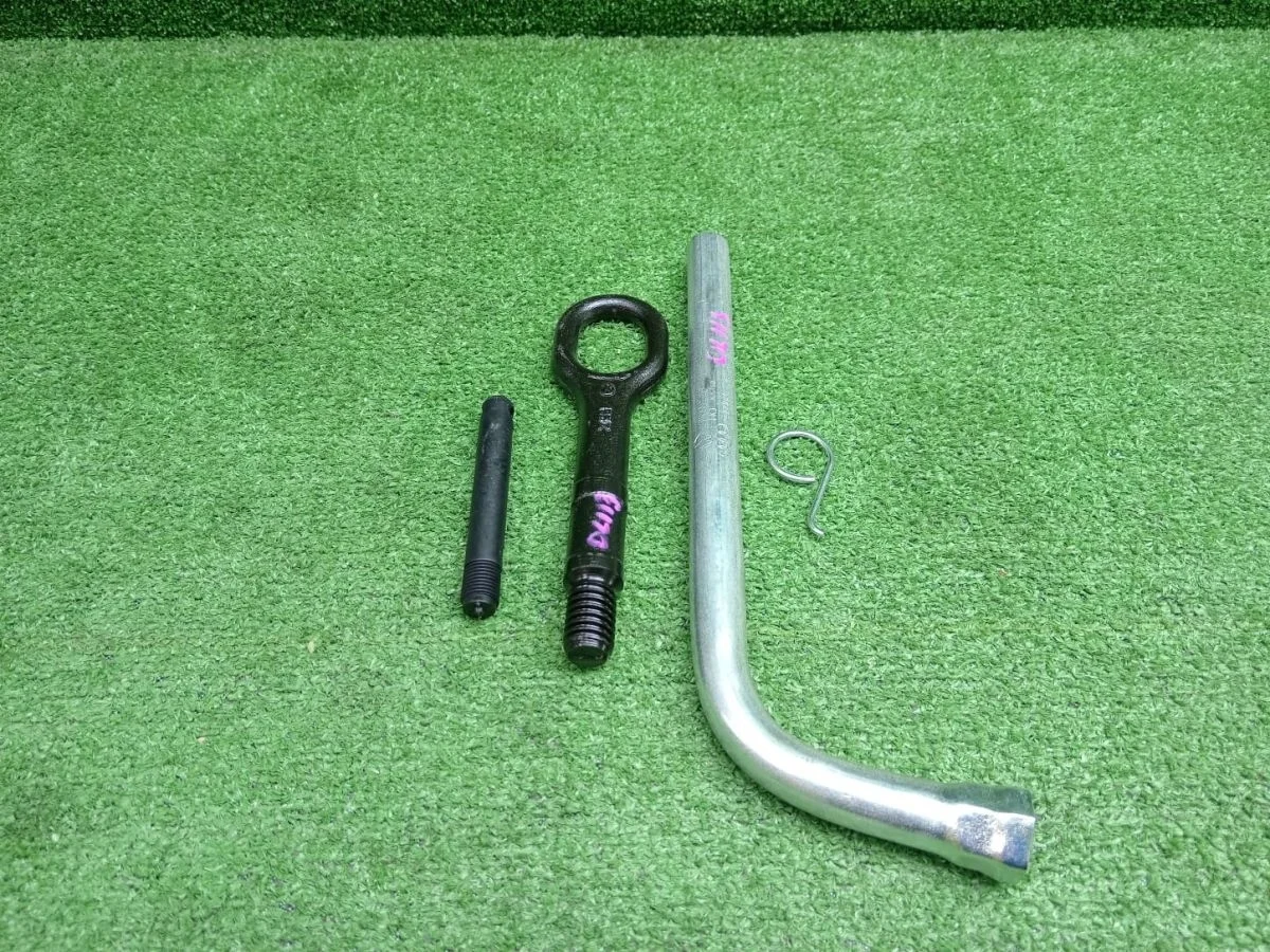 буксировочный крюк1 Audi A3 8P рестайлинг 2 (2008—2013)