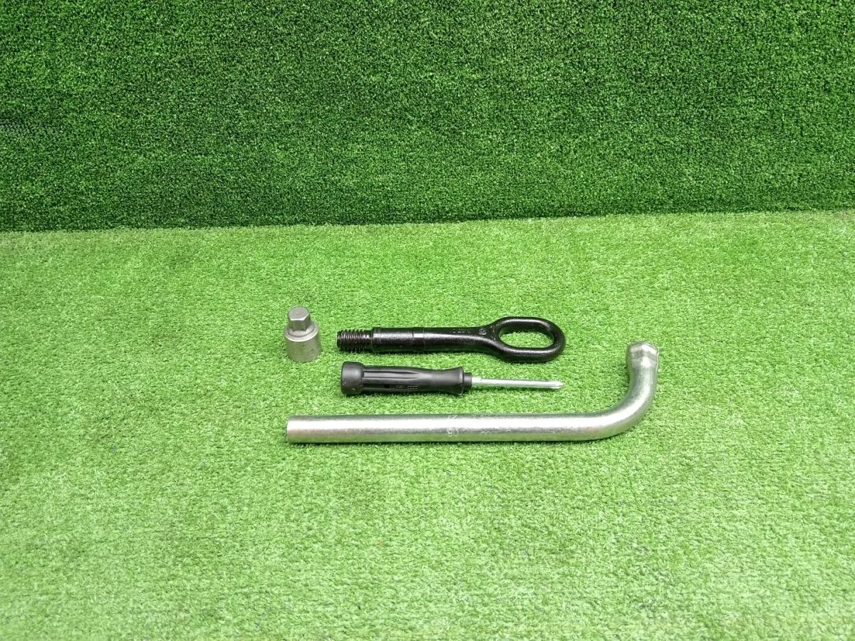 буксировочный крюк1 Volkswagen Passat CC B6 (2008—2012)