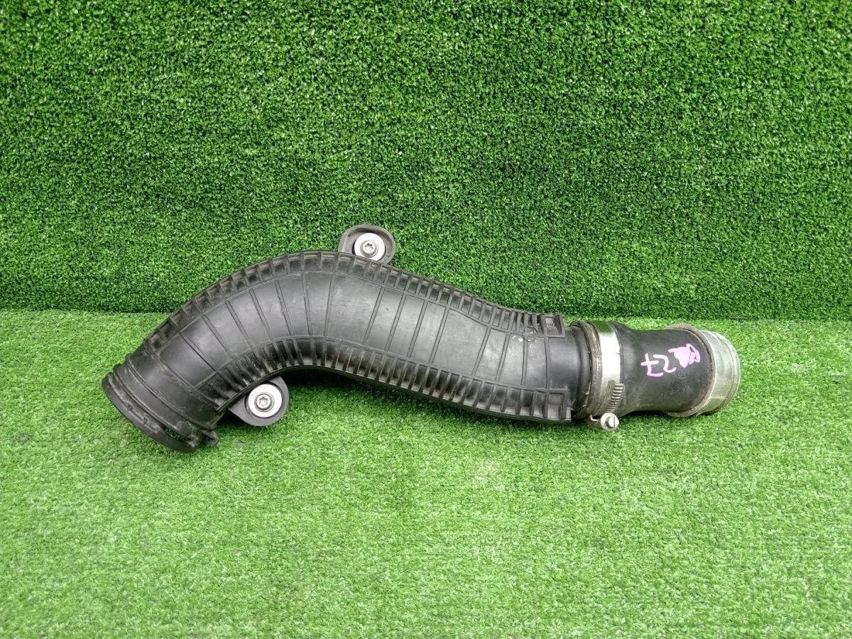 Патрубок интеркуллера Audi Q3 I (2011—2014)