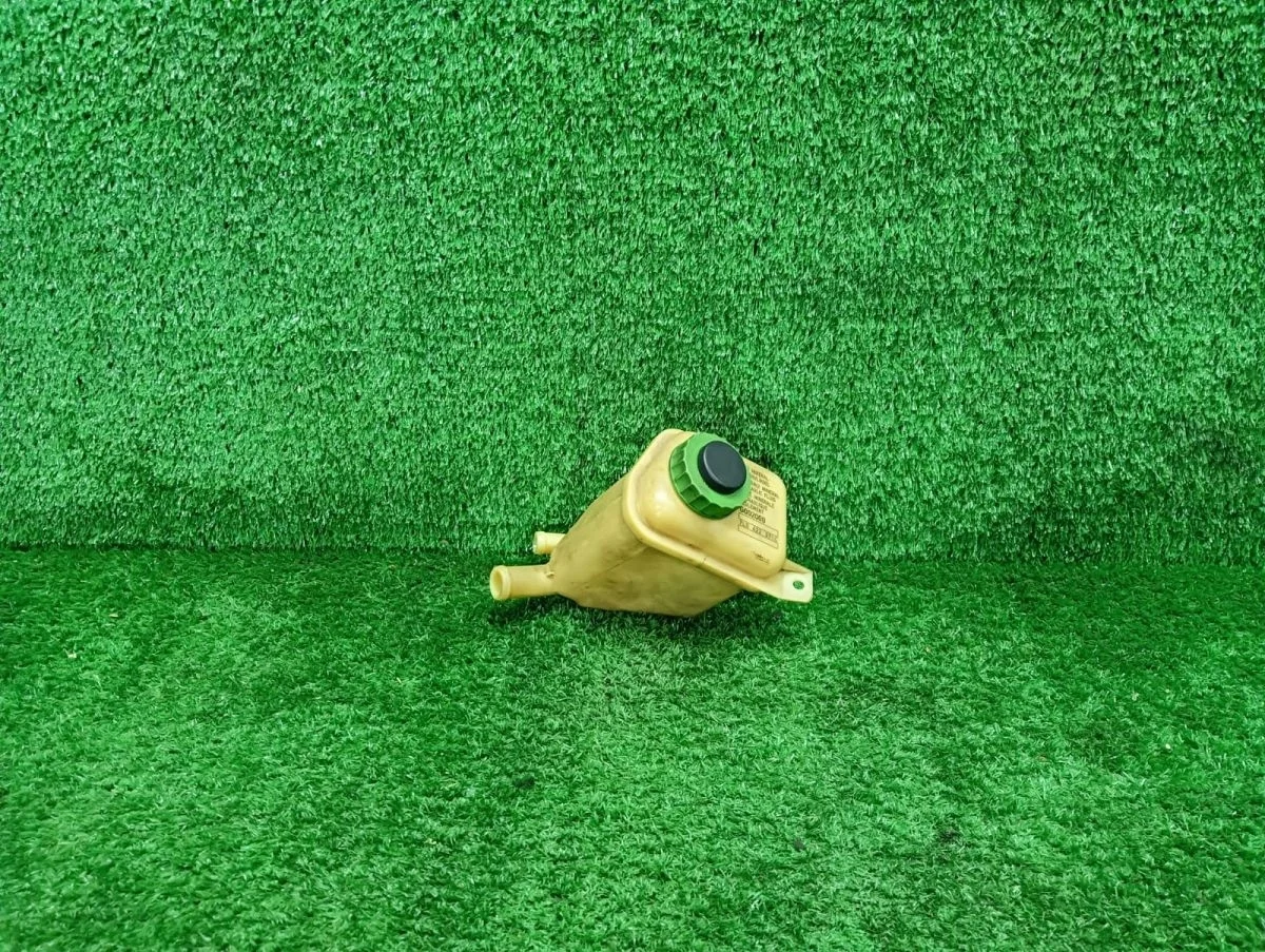 Бачок гидроусилителя руля Volkswagen Touareg I (2002—2006)