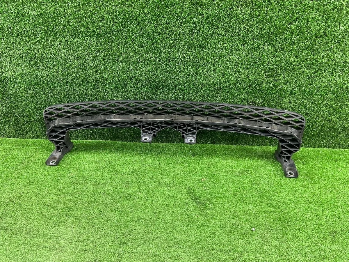 Кронштейн переднего бампера Volkswagen Passat B7 (2010—2015)