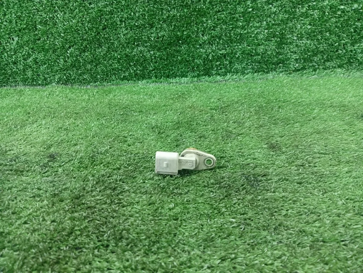 Датчик положения распредвала Volkswagen Passat B6 (2005—2010)