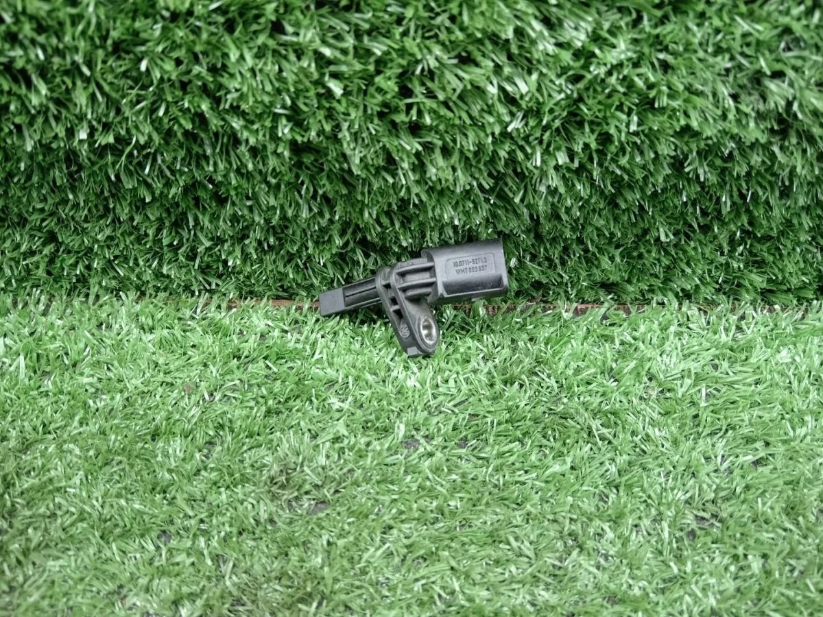 Датчик ABS передний левый Audi Q3 I (2011—2014)