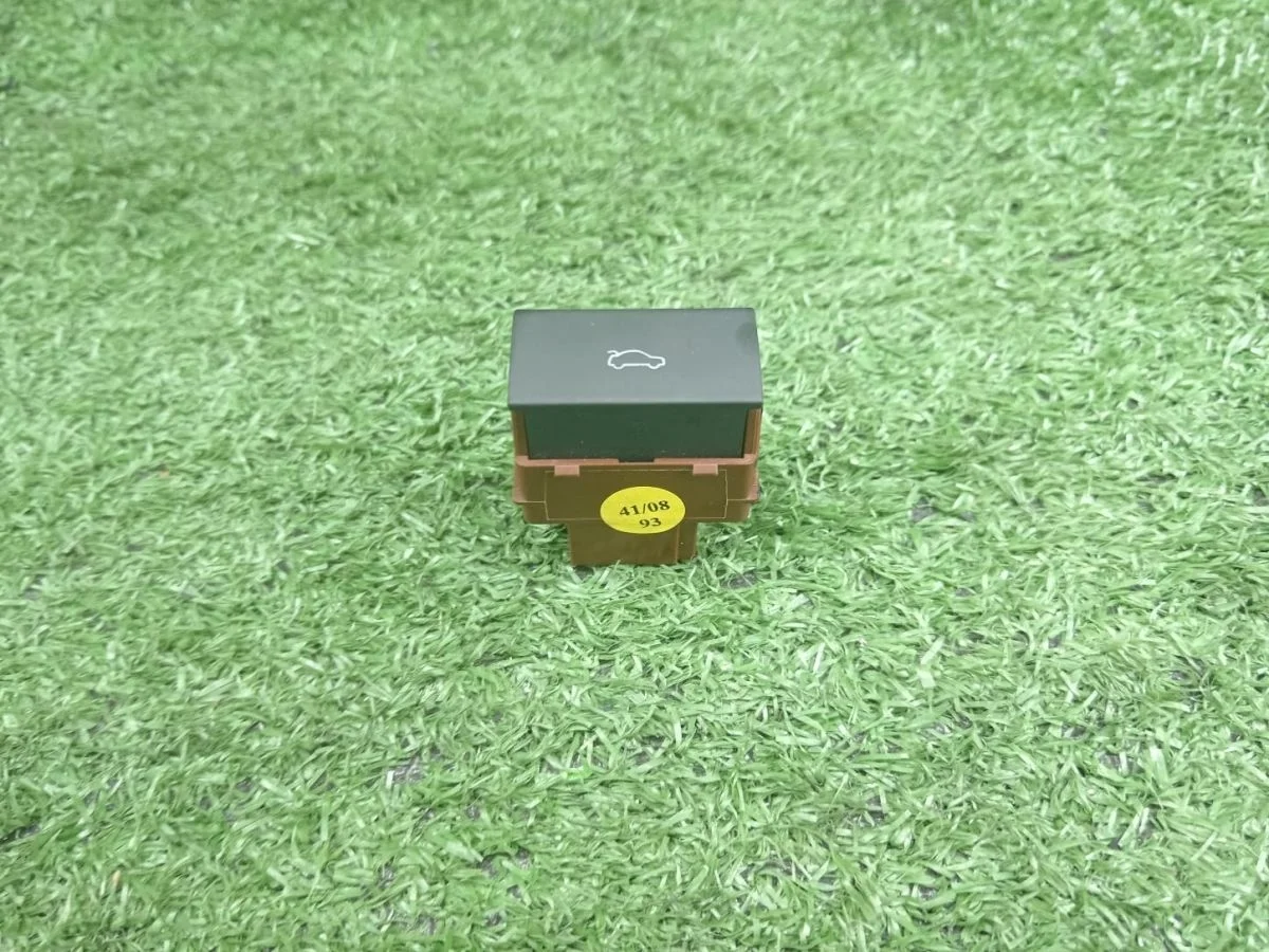 Кнопка багажника Audi A6 C6 рестайлинг (2008—2011)