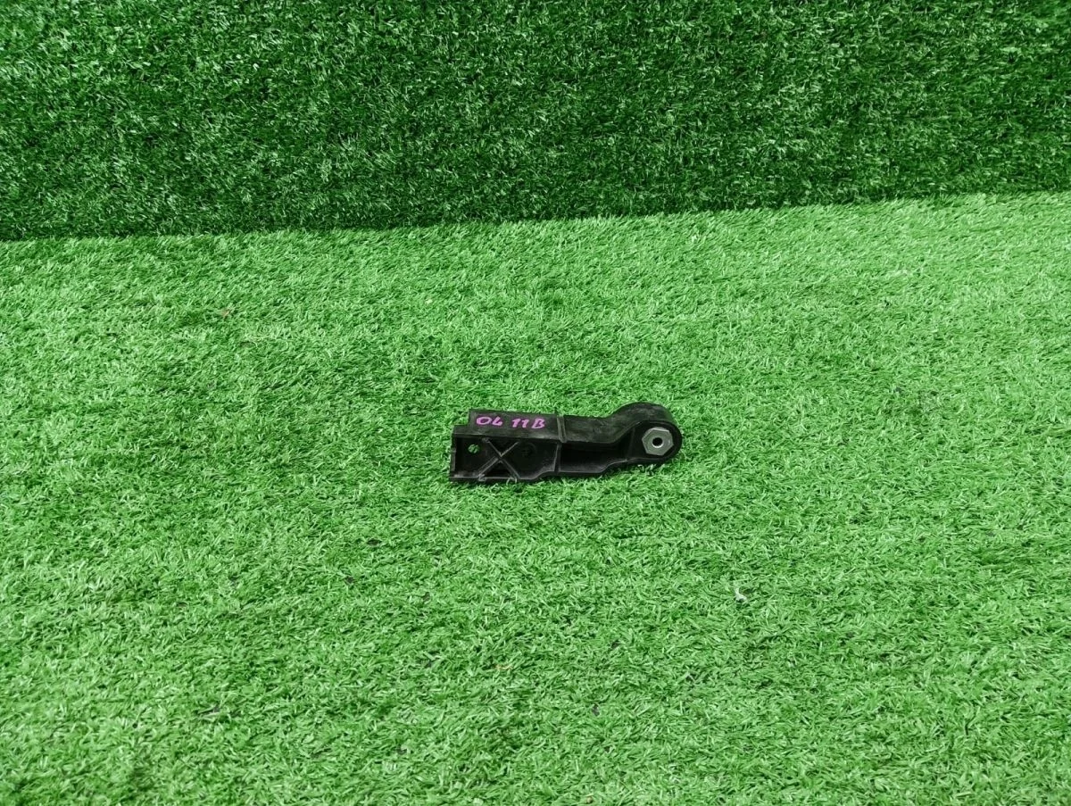 Кронштейн бампера передний правый Audi A6 C6 рестайлинг (2008—2011)