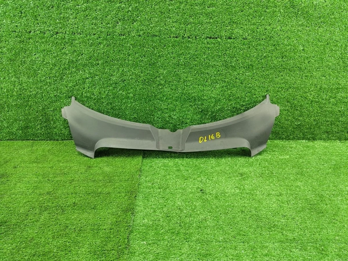 Накладка замка капота Audi A6 C6 рестайлинг (2008—2011)