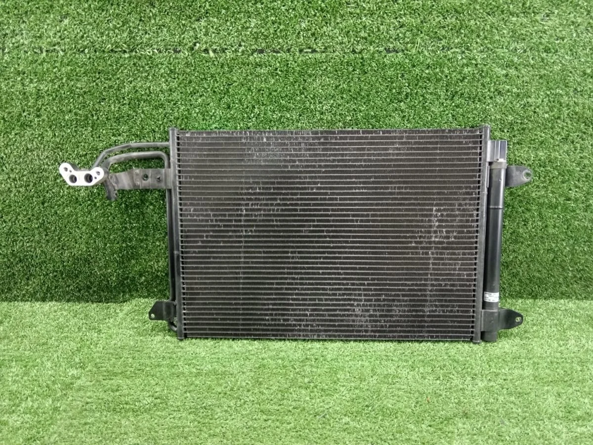 Радиатор кондиционера Audi A3 8P рестайлинг 2 (2008—2013)