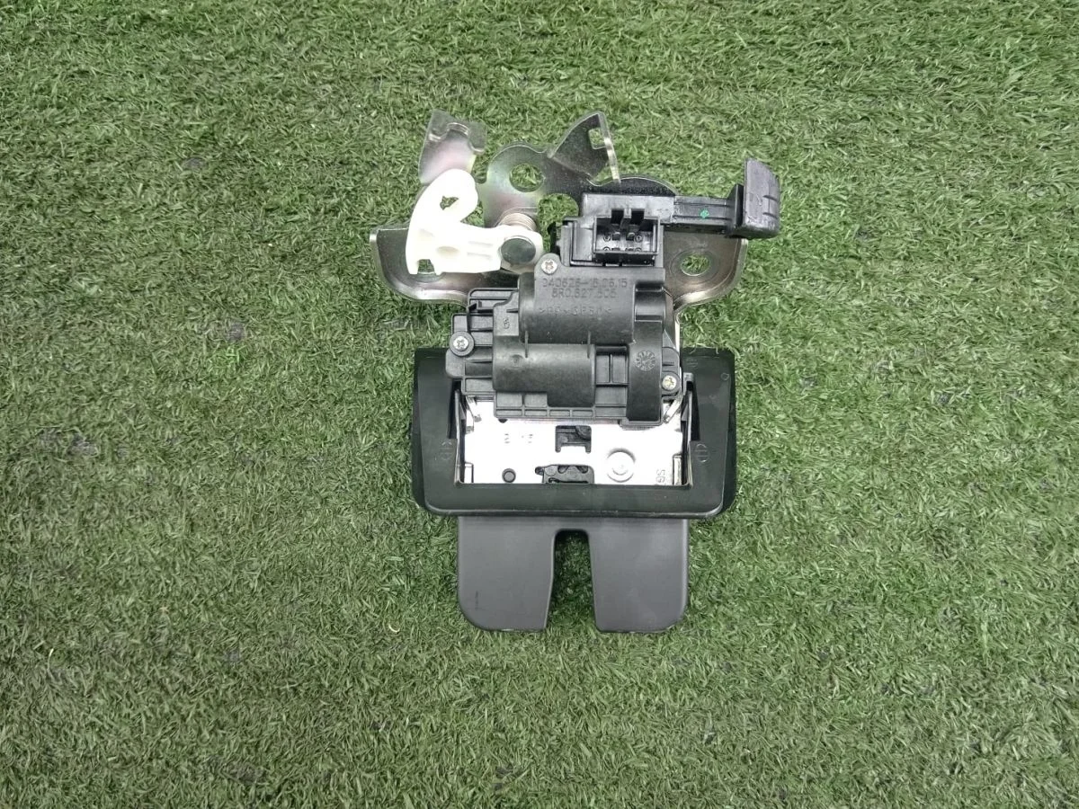 Замок крышки багажника Audi A3 8V (2012—2016)