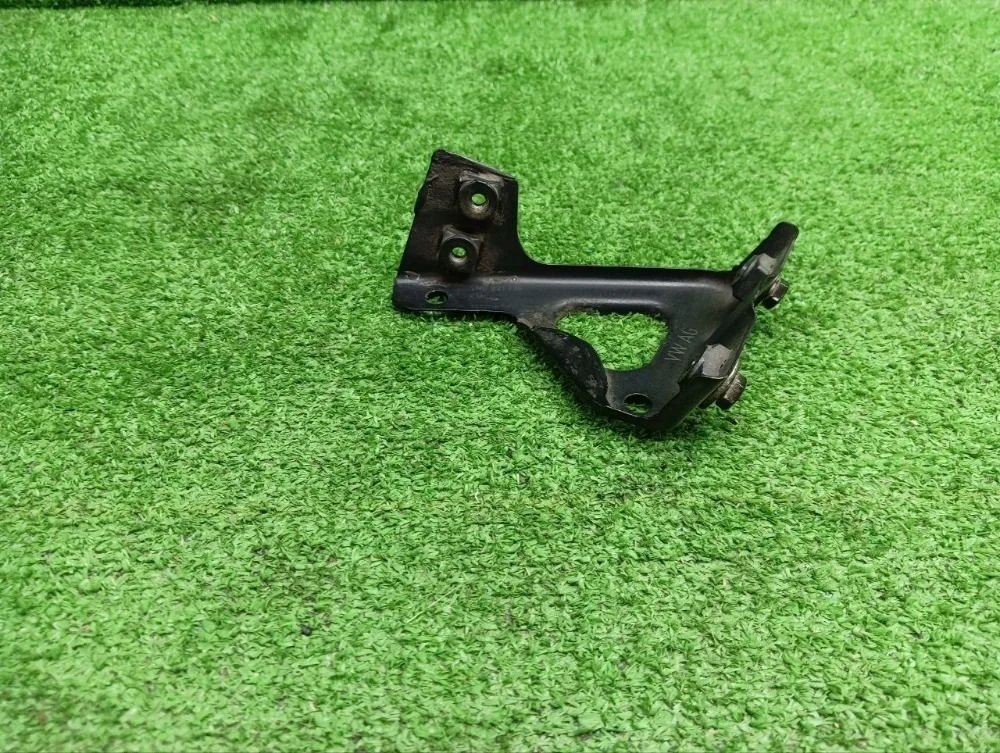 Кронштейн крепления крыла Volkswagen Tiguan I (2007—2011)