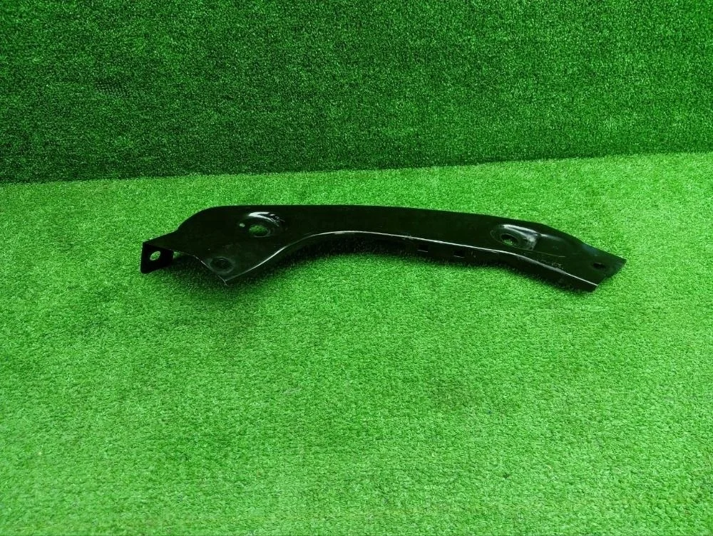 Кронштейн фар правый Volkswagen Scirocco II (1981—1992)