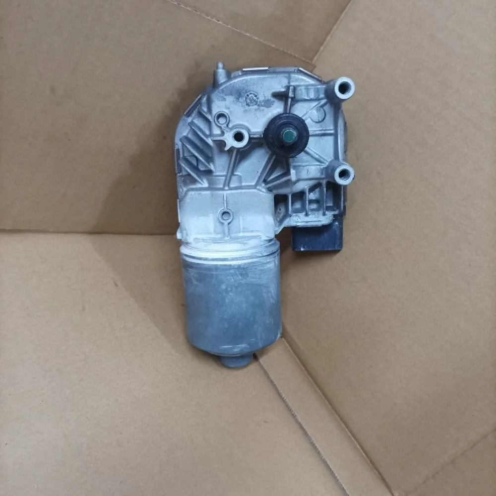 Моторчик стеклоочистителя передний Skoda Yeti I (2009—2014)