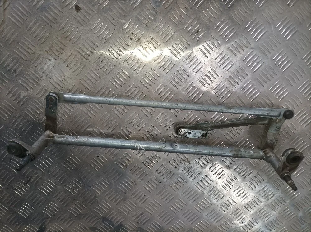 Трапеция стеклоочистителей Volkswagen Golf Mk5 (2003—2009) б.у 5k1955601