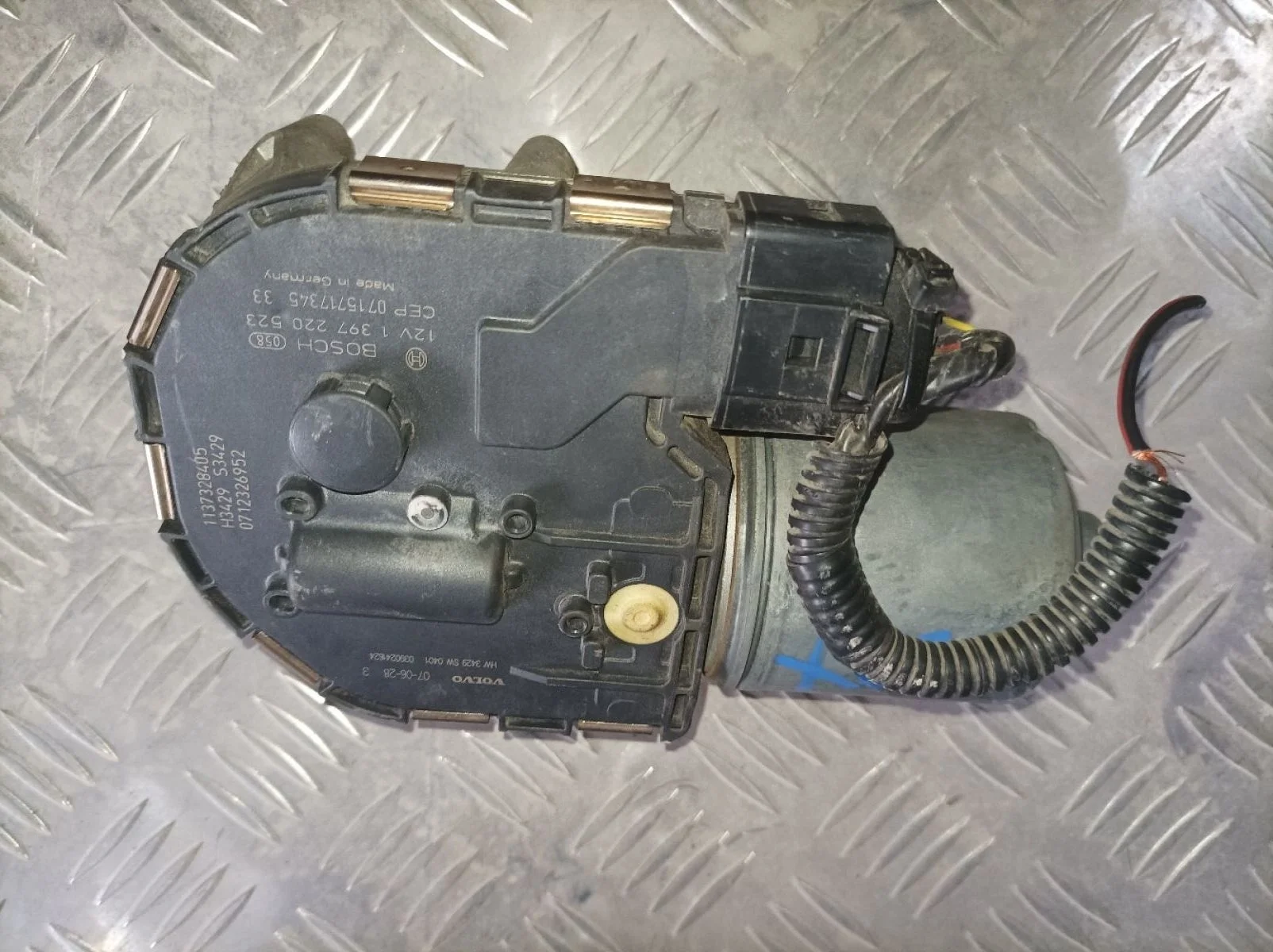 Моторчик стеклоочистителя передний Volvo XC70 II (2007—2013) б.у 1 397 220 523, 1 397 020 958, 30796358, 1397220523