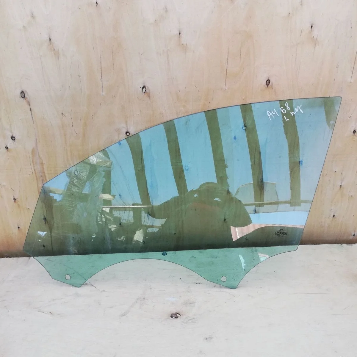 Стекло двери передней Audi A4 B8 (2007—2012)