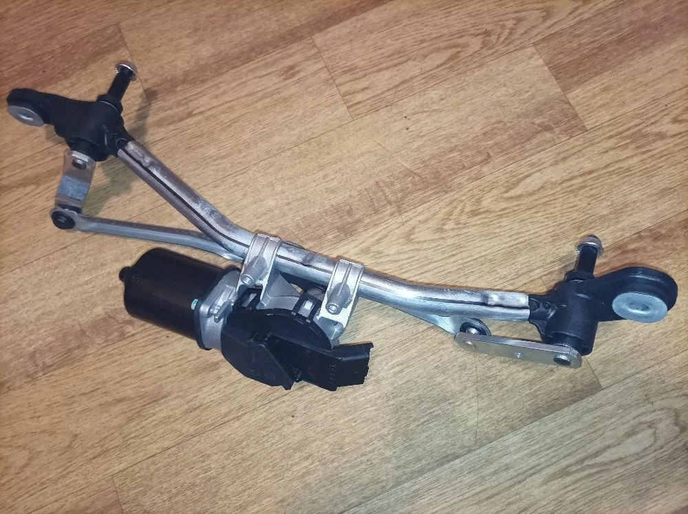 Трапеция стеклоочистителей Renault Clio III (2005—2009)