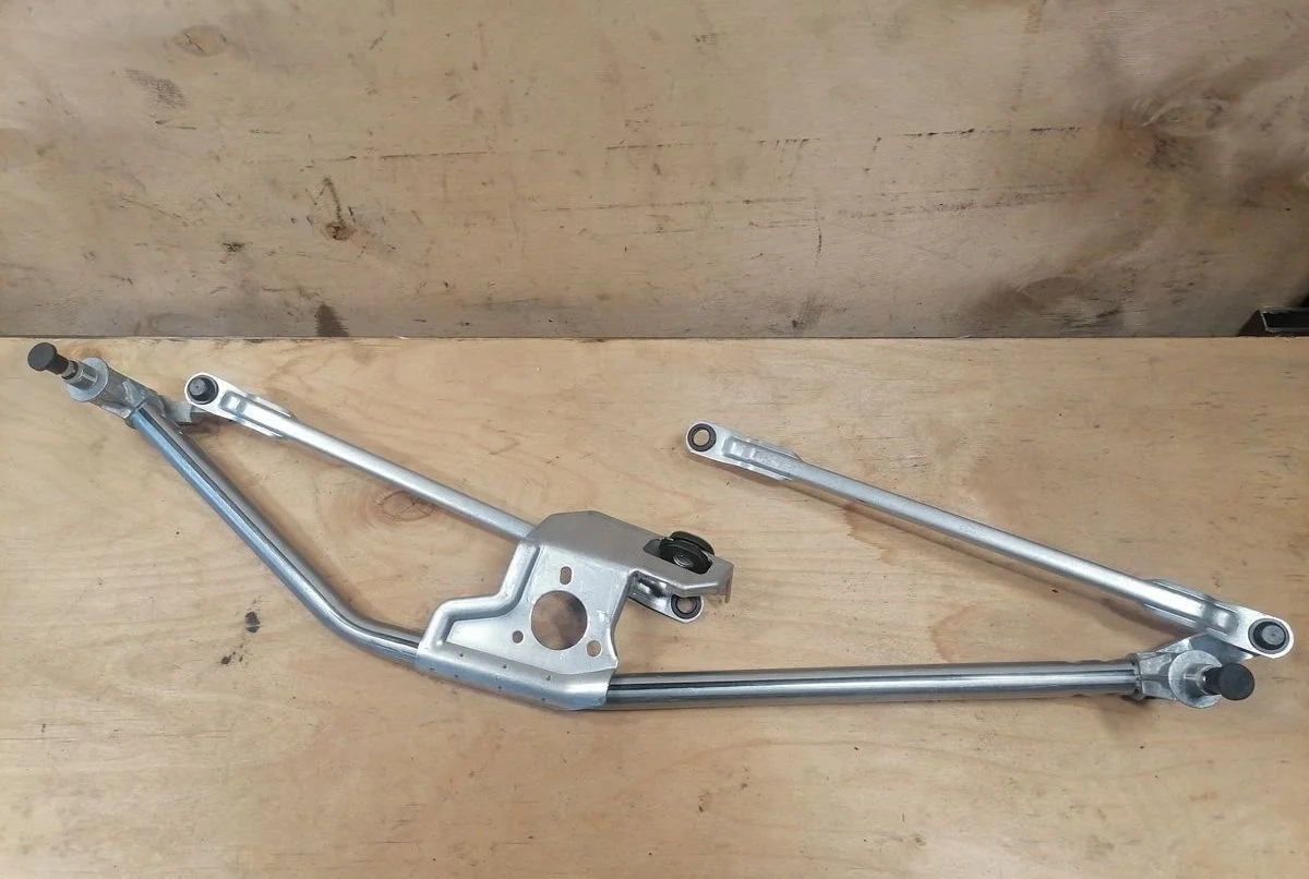 Трапеция стеклоочистителей Volkswagen Transporter T4 (1990—2003)