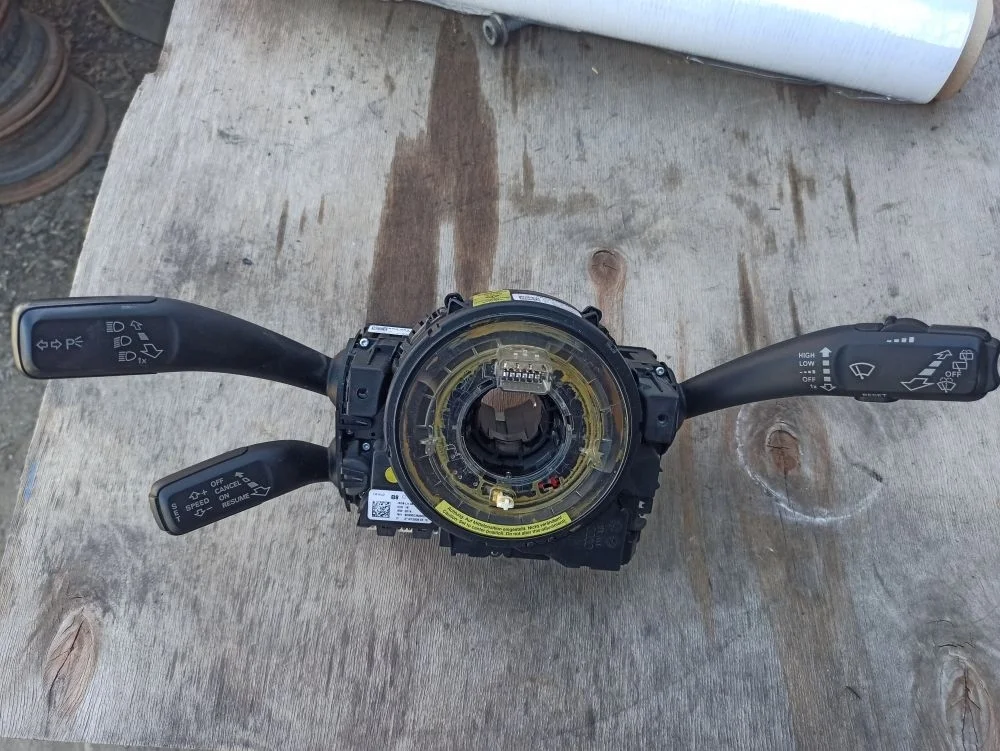 Переключатель подрулевой Audi A4 B8 (2007—2012)