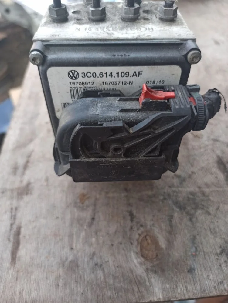 Блок ABS (насос) Volkswagen Passat CC B6 (2008—2012)