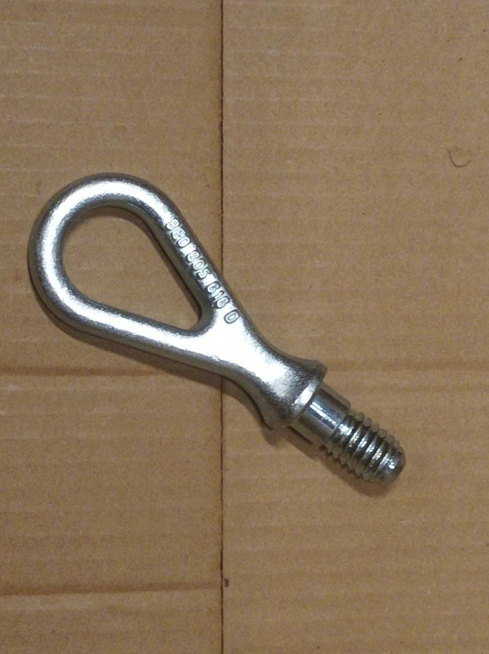 Крюк буксировочный Audi A4 B6 (2000—2006) новый 8e0805616d