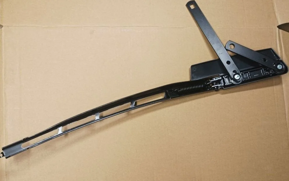 Поводок стеклоочистителя передний Audi Q7 4L (2005—2009) новый 4l1955408b