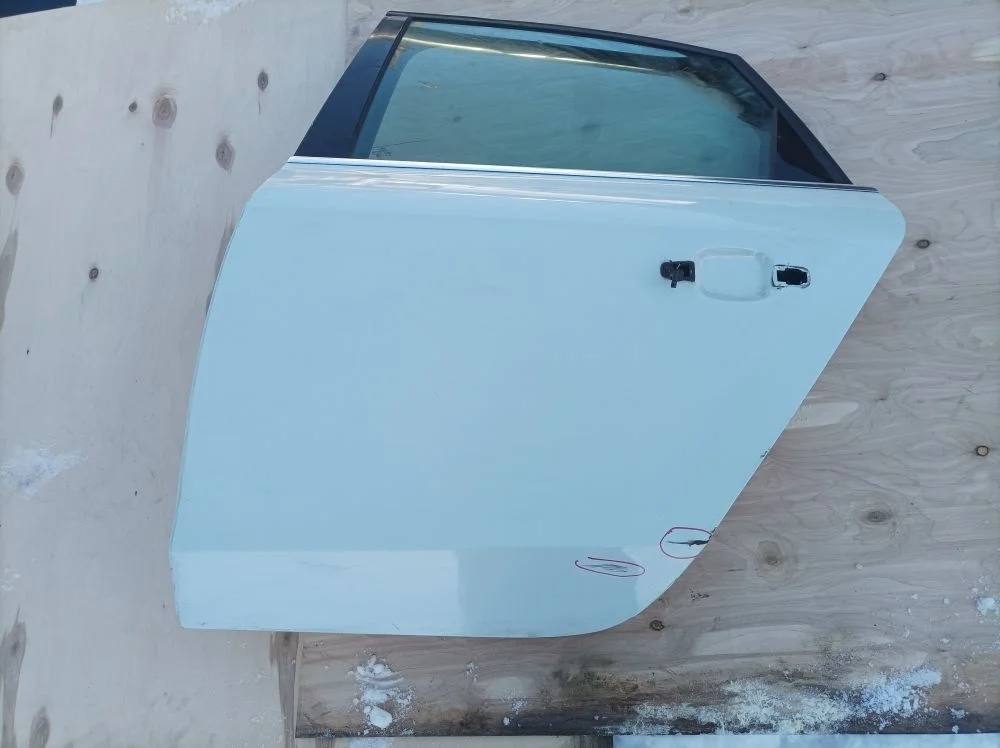 Дверь Audi A4 B8 (2007—2012) б.у 8K5833051D