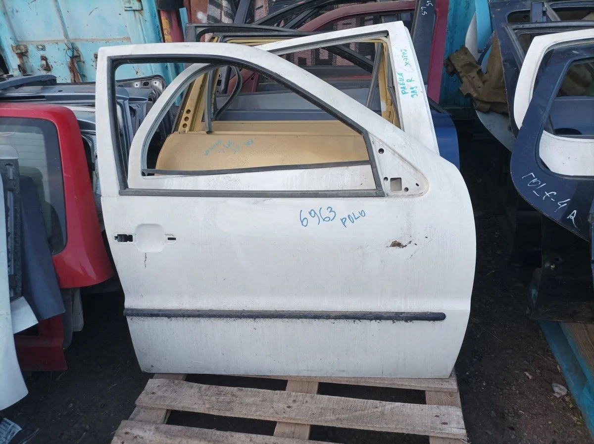 Дверь Volkswagen Polo III (1994—2002) б.у 6N4831056F