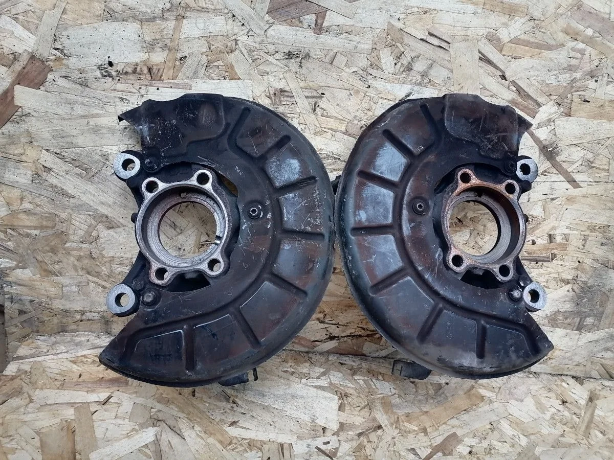 Кулак поворотный передний Audi A3 8P рестайлинг 2 (2008—2013)