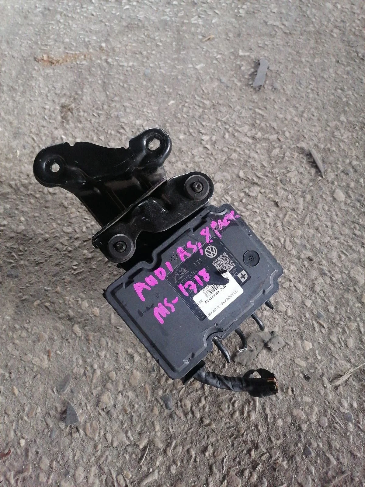 Блок ABS (насос) Audi A3 8P рестайлинг 2 (2008—2013) б.у 1k0907379bj