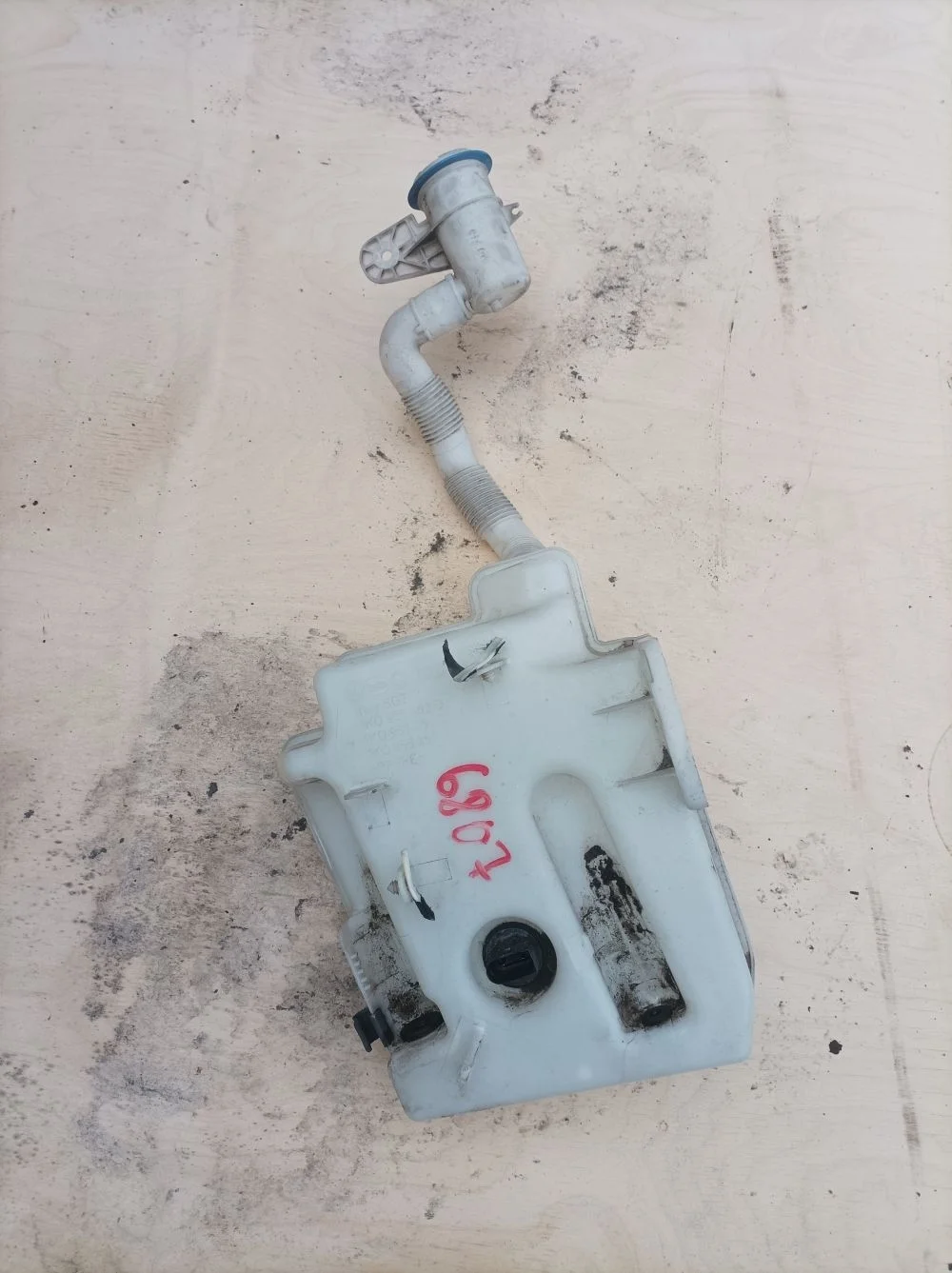 Бачок омывателя лобового стекла Audi A3 8P рестайлинг 2 (2008—2013)