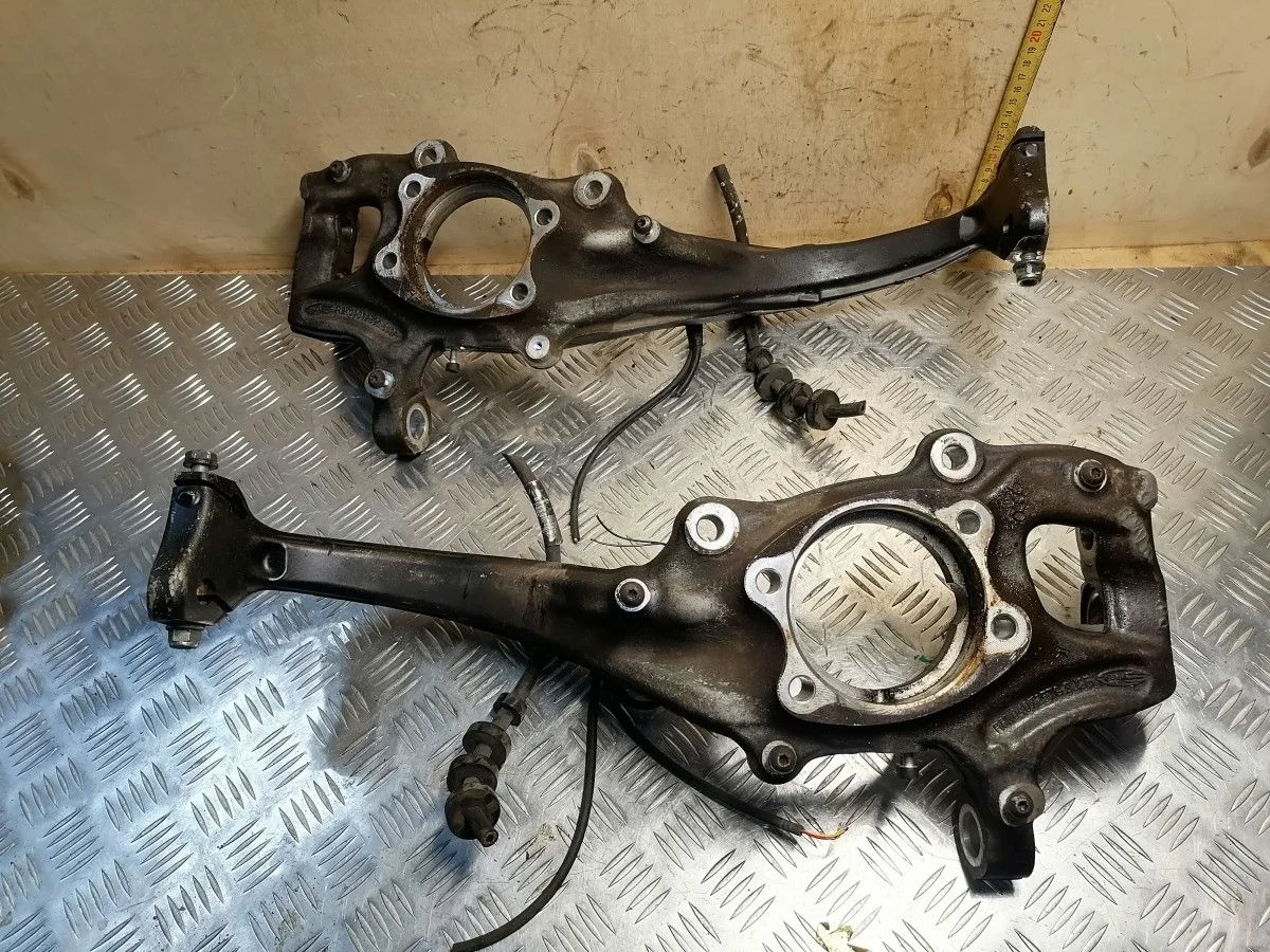 Кулак поворотный передний Audi A4 B8 (2007—2012)