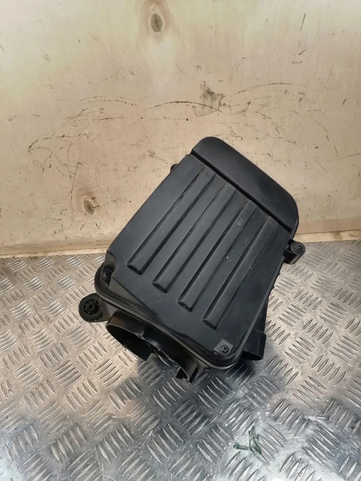 Корпус воздушного фильтра Skoda Octavia II рестайлинг (2008—2013)