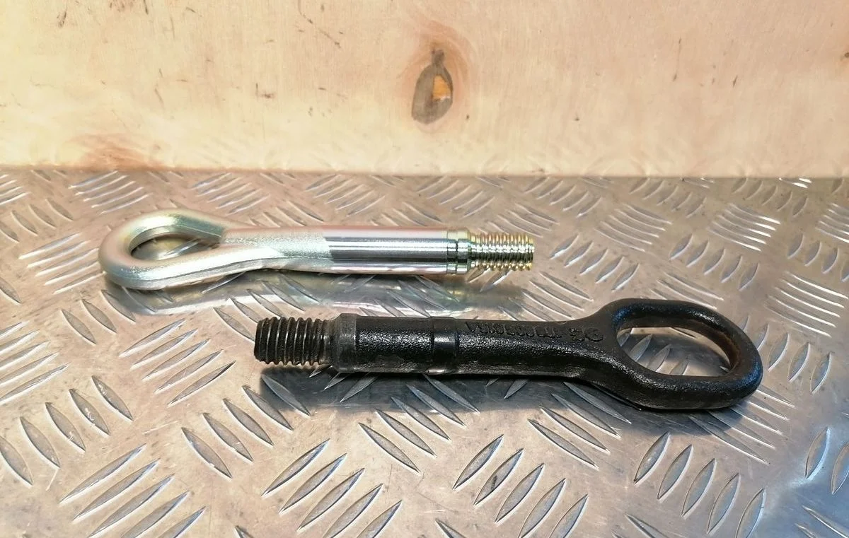 Крюк буксировочный Volkswagen Passat B6 (2005—2010)