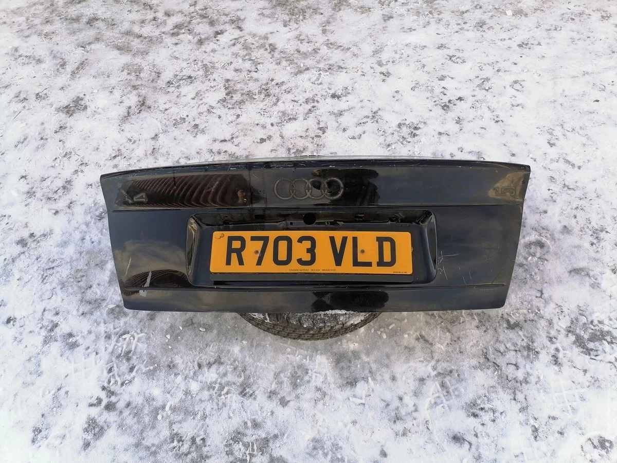 Крышка багажника Audi A4 B5 (1994—1999) б.у 8D5827023Q