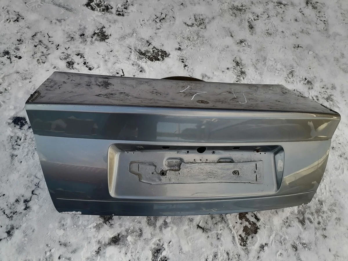 Крышка багажника Audi A4 B5 (1994—1999) б.у 8D5827023Q