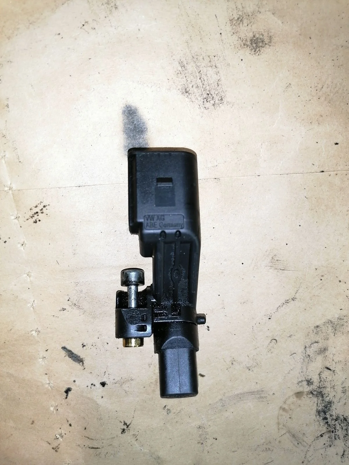 Датчик положения коленвала Audi A4 B7 (2004—2009)