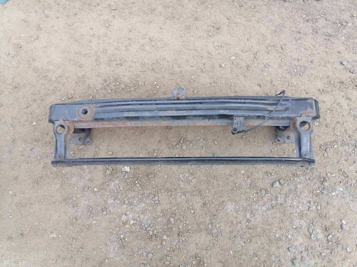 Усилитель переднего бампера Volkswagen Golf Mk6 (2008—2012) б.у 5k0807109m