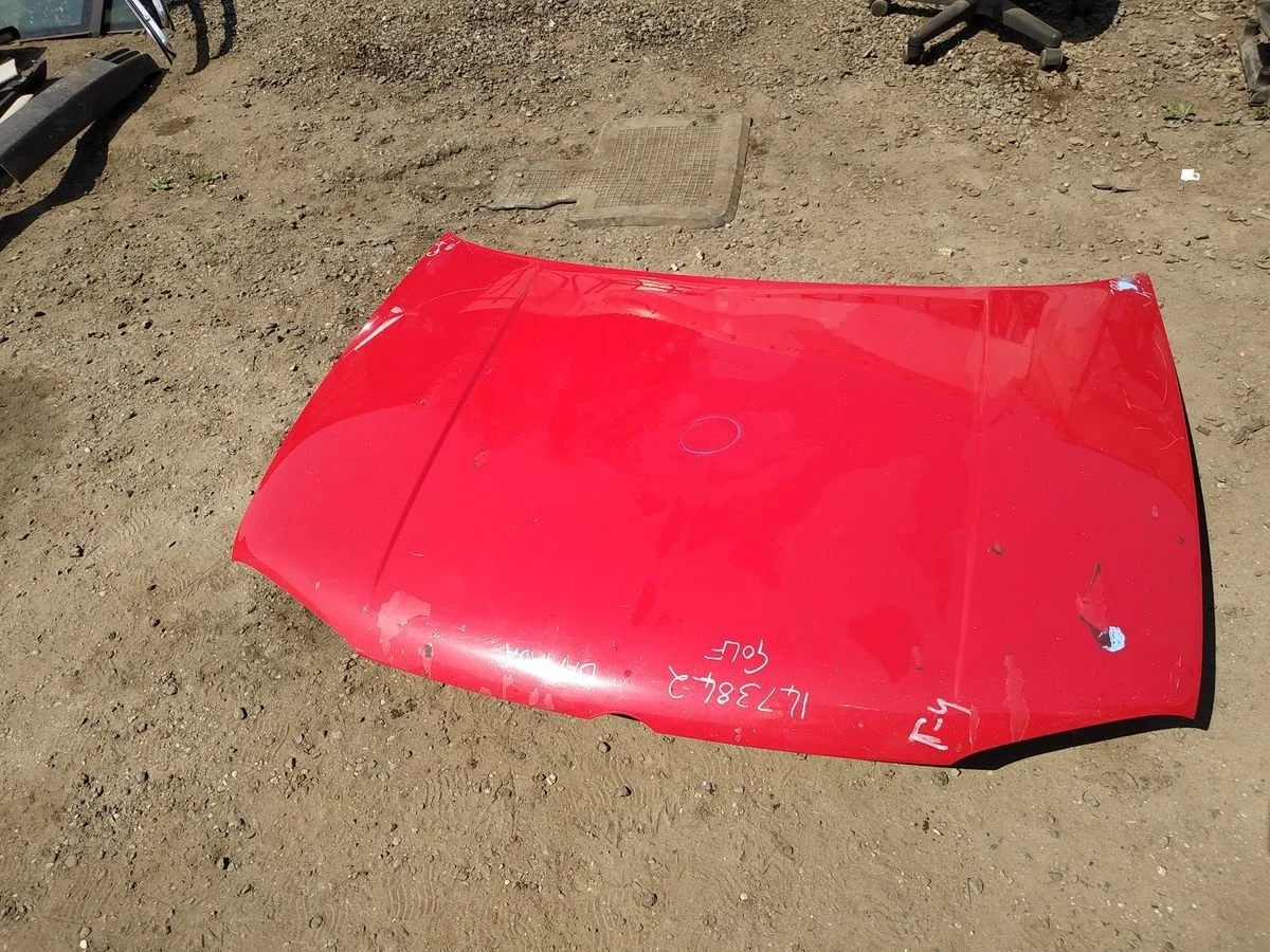 Капот Volkswagen Golf GTI IV (1998—2005) б.у 1J0823031B