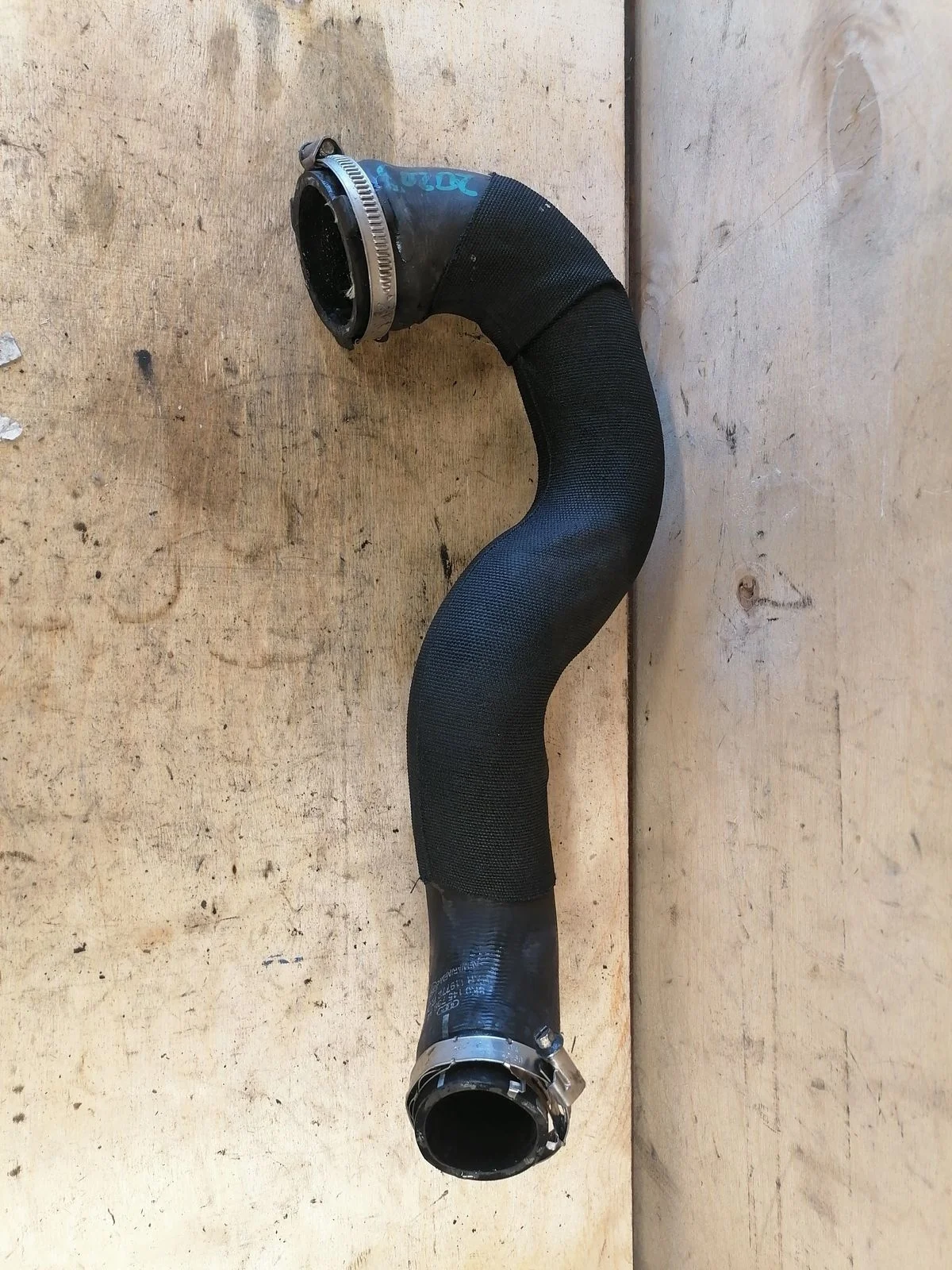 Шланг турбокомпрессора (турбины) Audi A4 B8 (2007—2012)